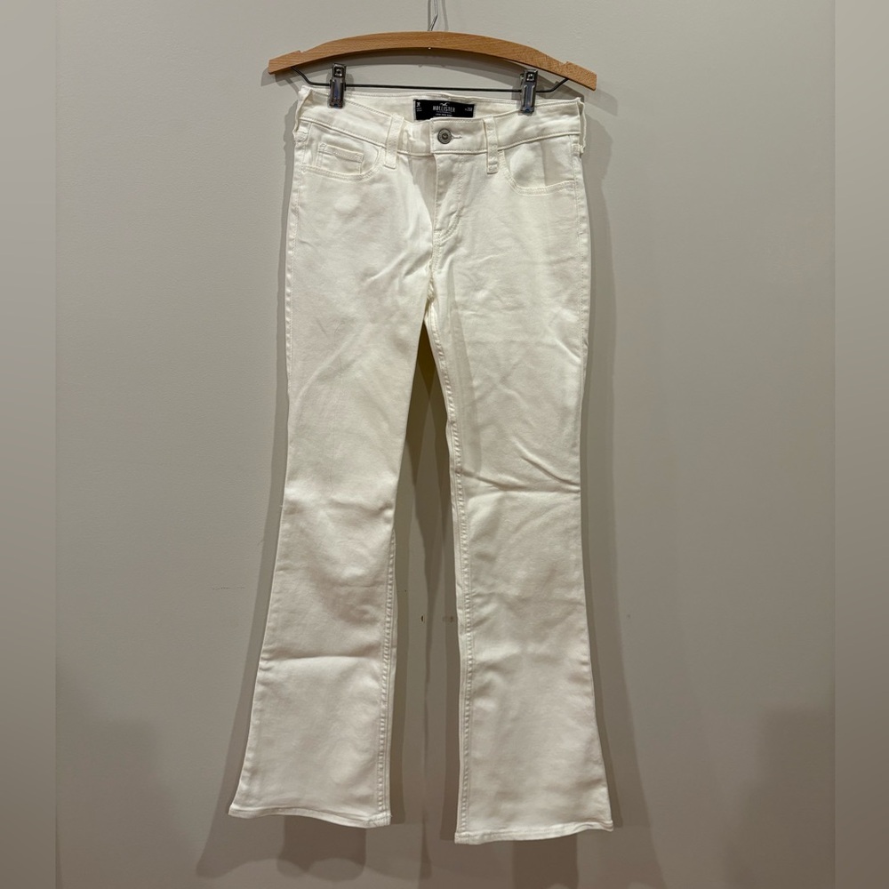 Hollister White Low Rise Bootcut Jeans Size 2